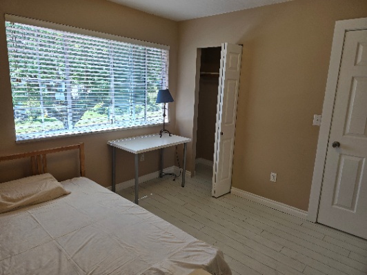 Room for rent upstairs-1