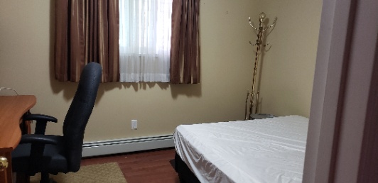 Room for rent upstairs-1