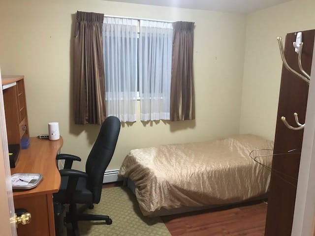 Room for rent upstairs-1
