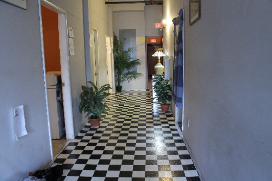 Three private, single rooms avail Dec 1st - Strathcona in Downtown Vancouver-1