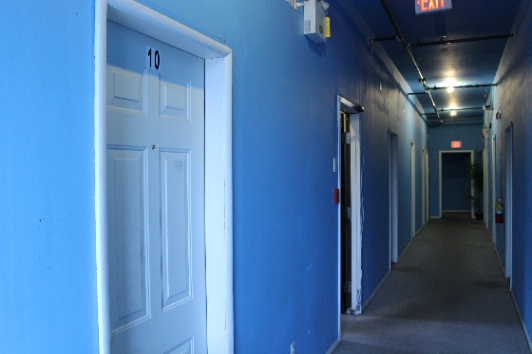 Three private, single rooms avail Dec 1st - Strathcona in Downtown Vancouver-1