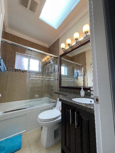 Furnished bedroom with Private Bathroom in Beautiful Home-1