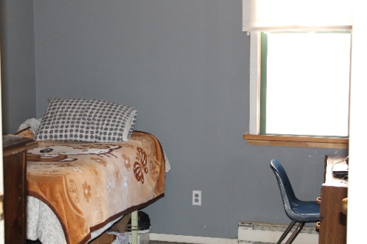 Three private, single rooms avail Dec 1st - Strathcona in Downtown Vancouver-1