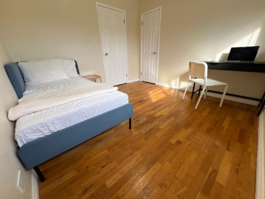 5 min Walk to Skytrain (Burnaby/Brentwood) Female Roommate Wanted-1