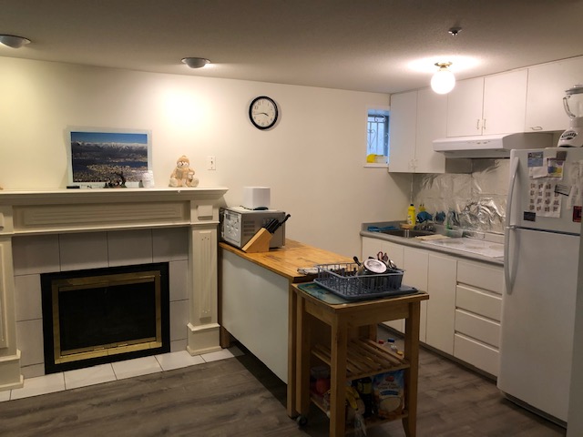 Room for rent, one zone near Canada Line 49th Station-1